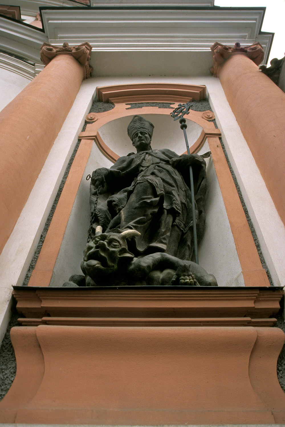 bill-hocker-church-statuary-kutna-hora-czech-republic-2005