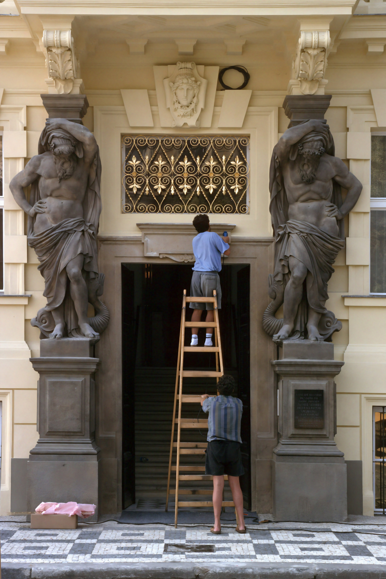 bill-hocker-laborers-prague-czech-republic-1995