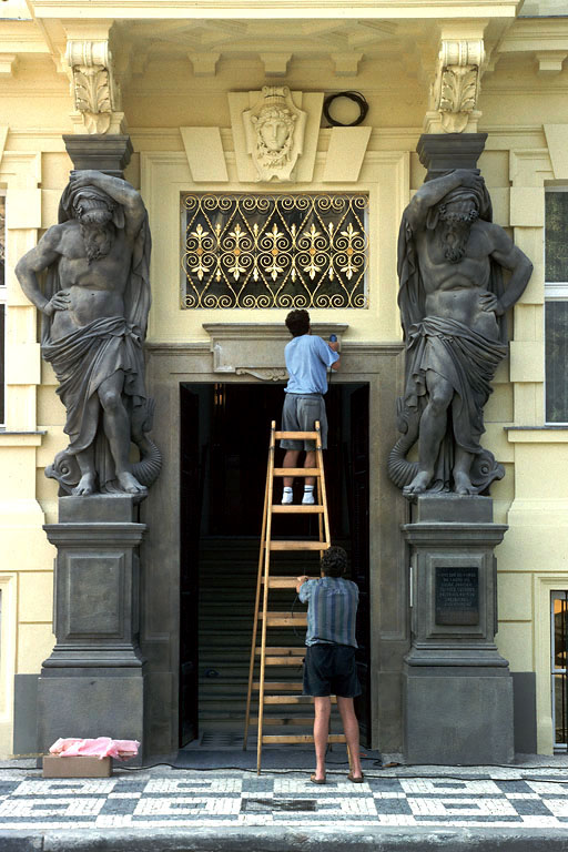 bill-hocker-laborers-prague-czech-republic-1995