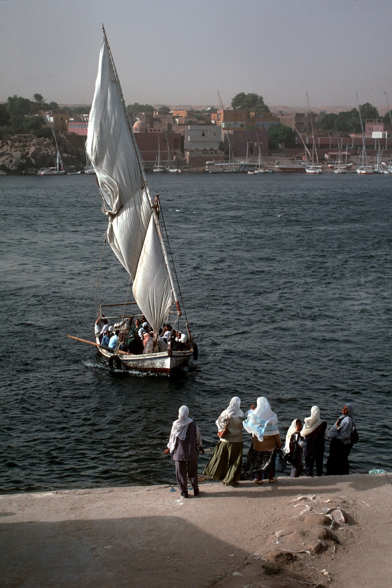 bill-hocker-elephantine-island-ferry-aswan-egypt-1998