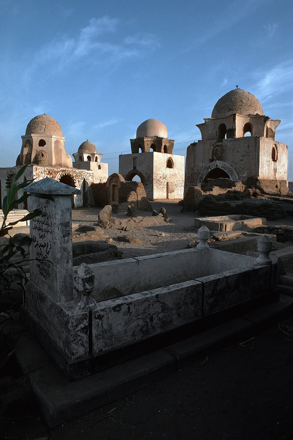 bill-hocker-fatimid-cemetery-aswan-egypt-1998