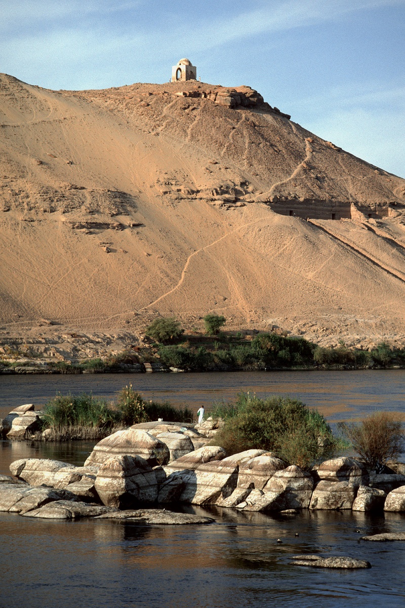bill-hocker-river-rocks-and-tombs-aswan-egypt-1998