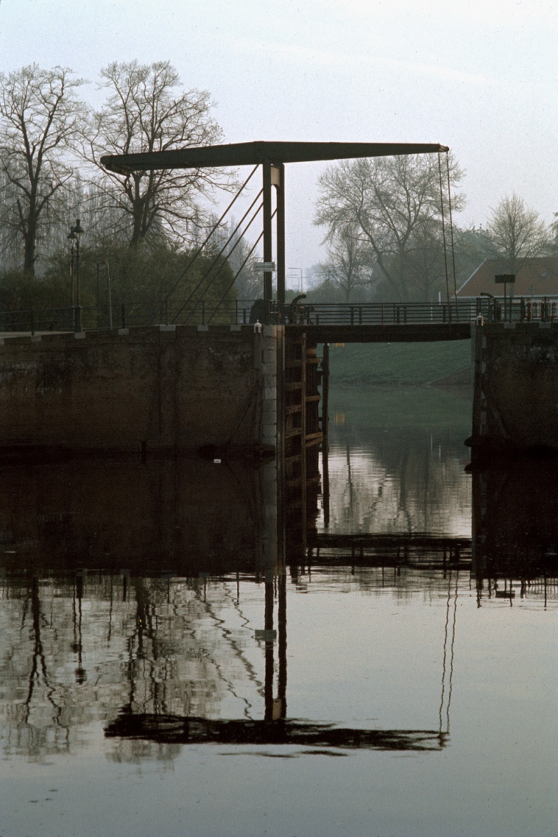 bill-hocker-drawbridge-amsterdam-holland-1972
