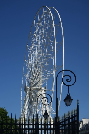 Le Grand Roue (gondola-less)
Jardin des Tuileries
Paris, France

