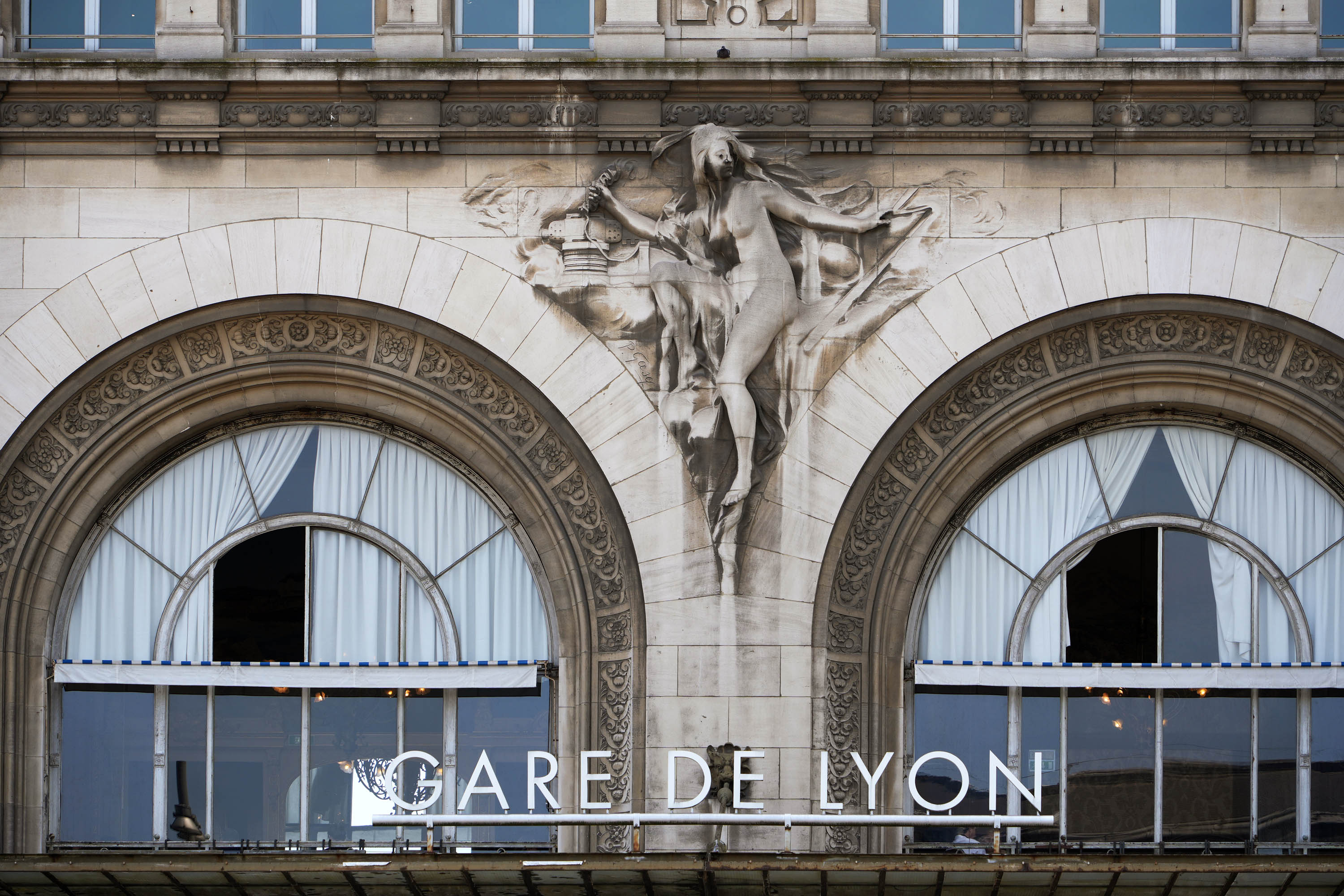 bill-hocker-gare-de-lyon-paris-france-2025