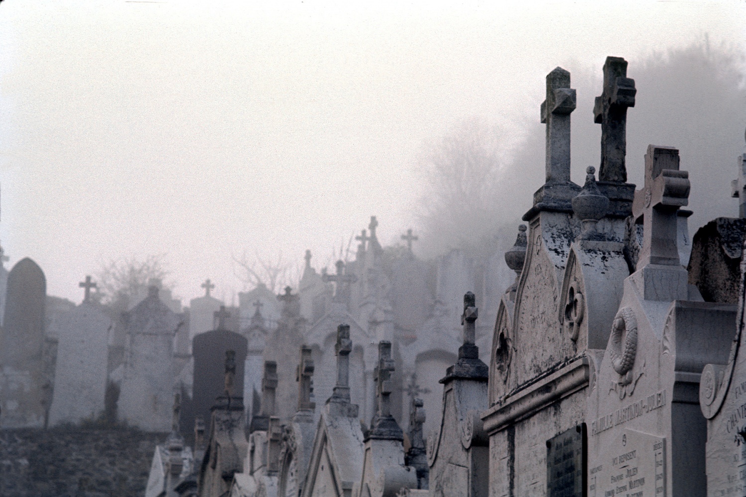 bill-hocker-cemetery-france-1972