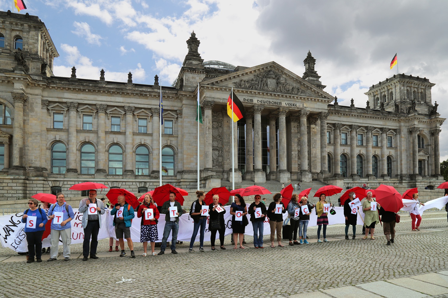 bill-hocker-protest-reichstag-berlin-germany-2016