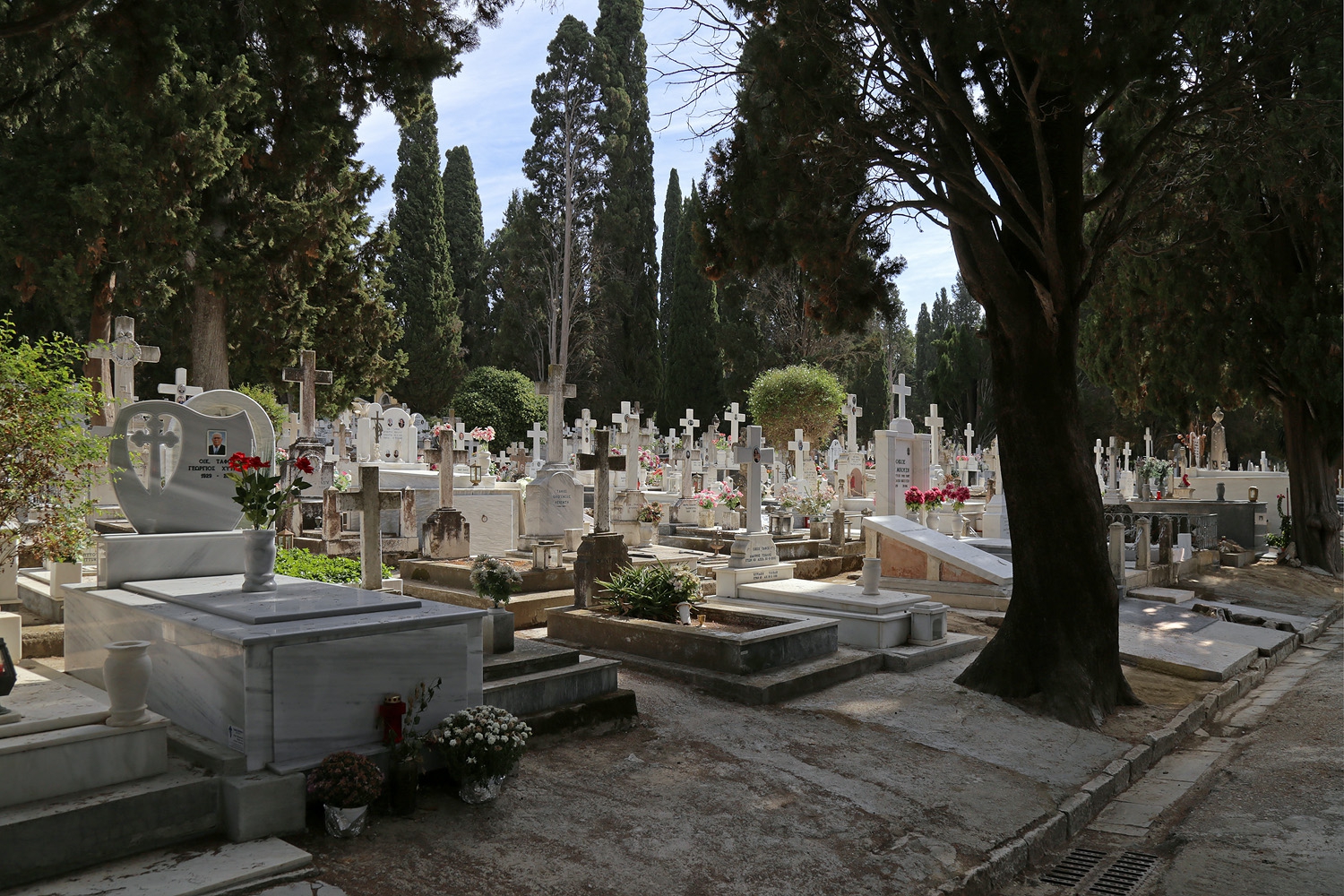 bill-hocker-cemetery-kerkyra-corfu-greece-2017