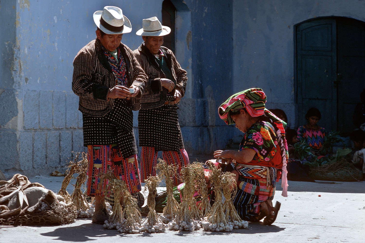 bill-hocker-garlic-endors-chichicastenango-guatemala-1978