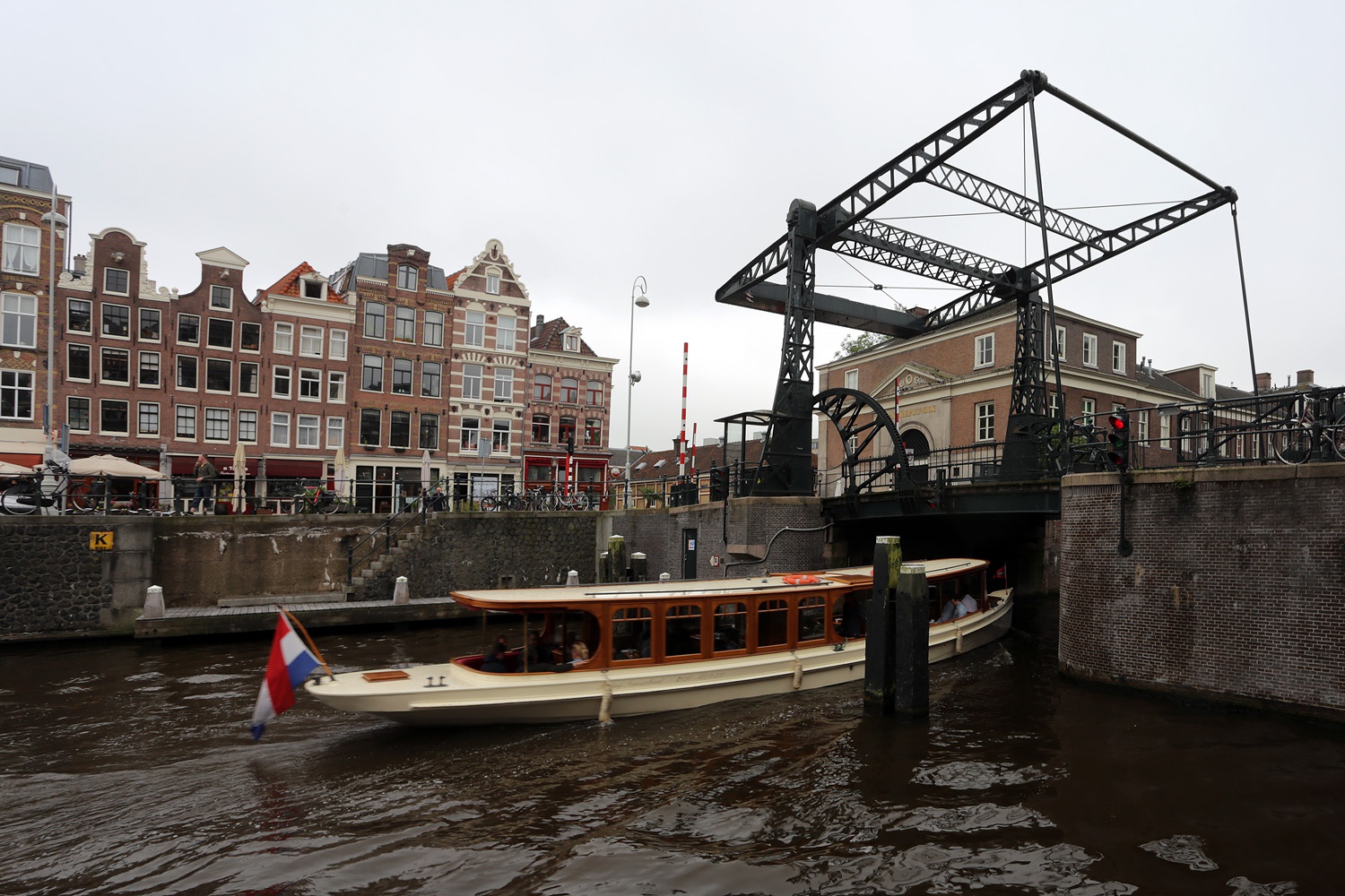 bill-hocker-??-canal-amsterdam-holland-2016