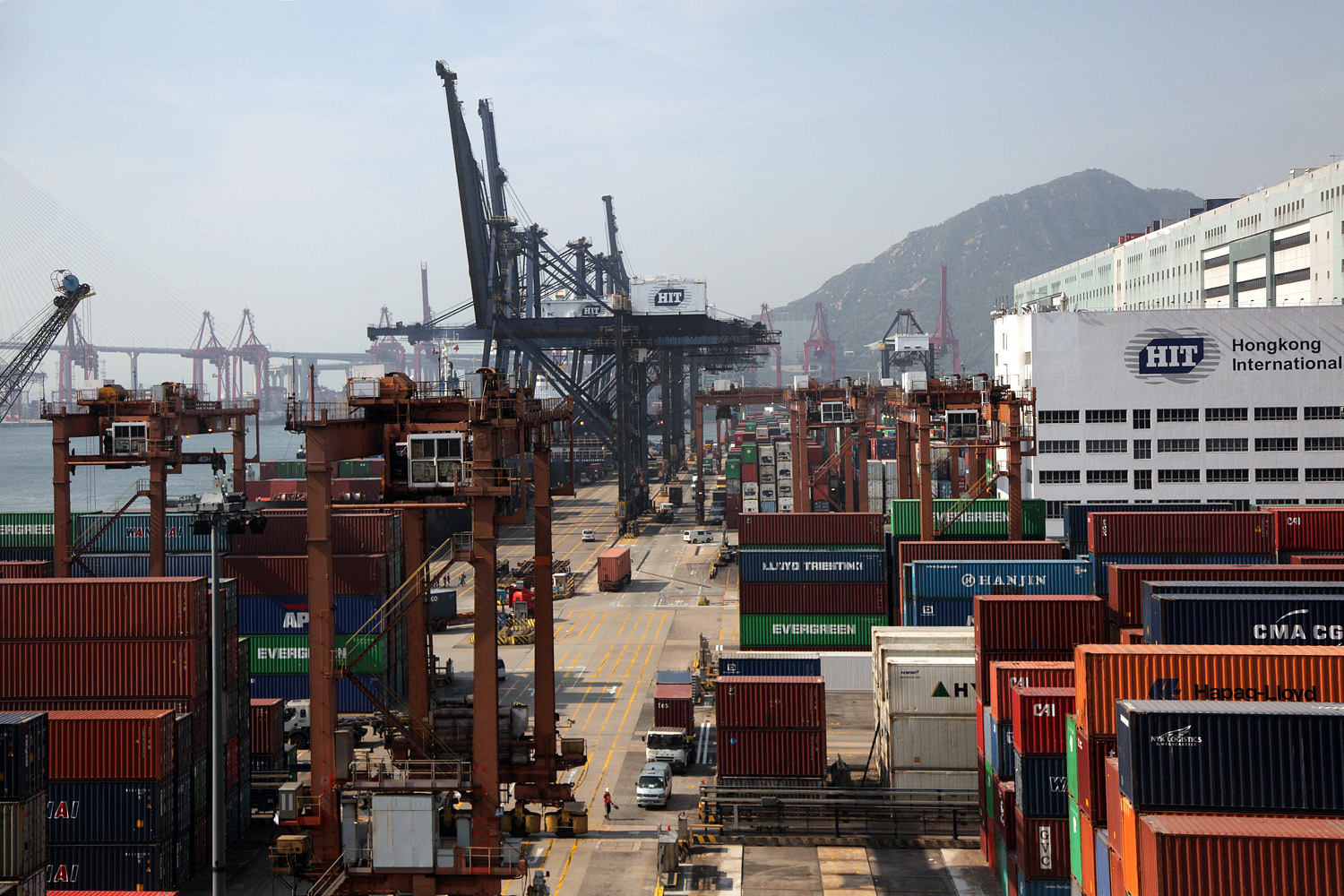 bill-hocker-container-port-kowloon-hong-kong-2014