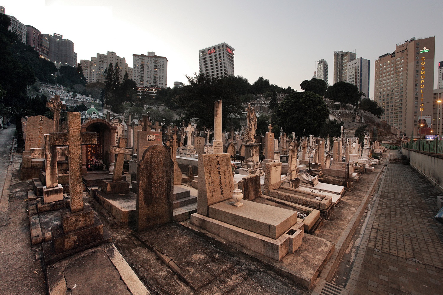 bill-hocker-catholic-cemetery-happy-valley-hong-kong-2014