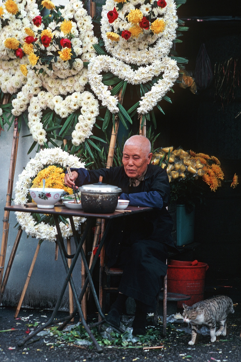 bill-hocker-funeral-flowers-wan-chai-hong-kong-1979