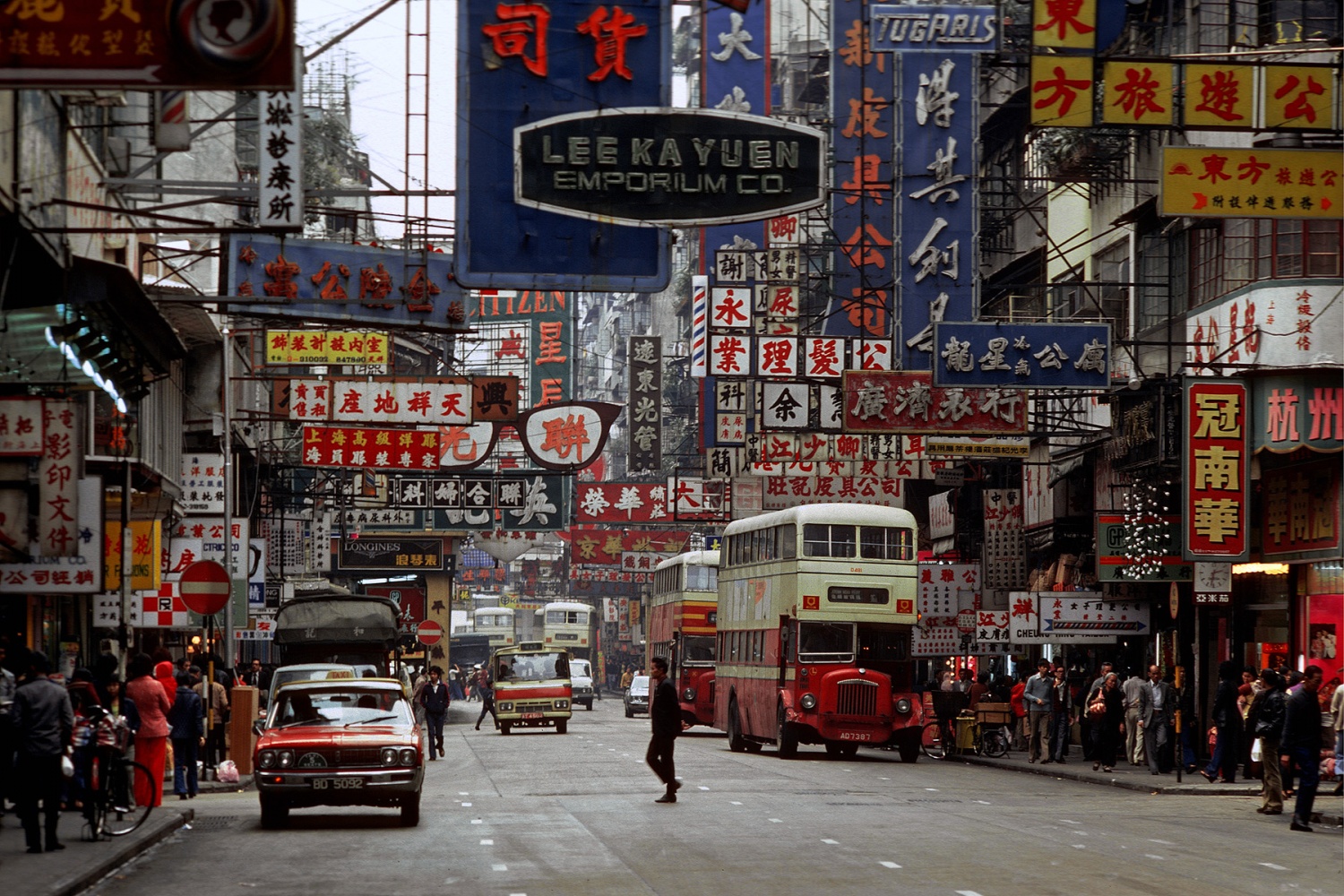 bill-hocker-shanghai-street-kowloon-hong-kong-1979