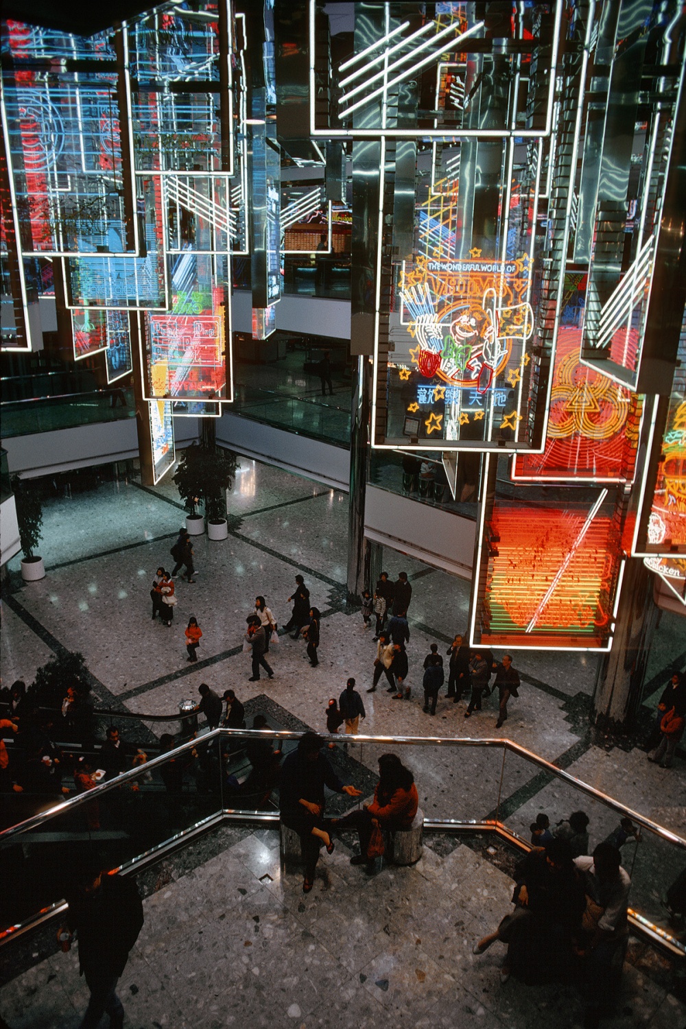 bill-hocker-shopping-centre-sha-tin?-hong-kong-1988