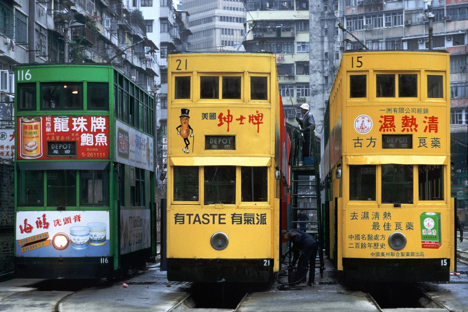 bill-hocker-russell-street-tram-depot-causeway-bay-hong-kong-1988