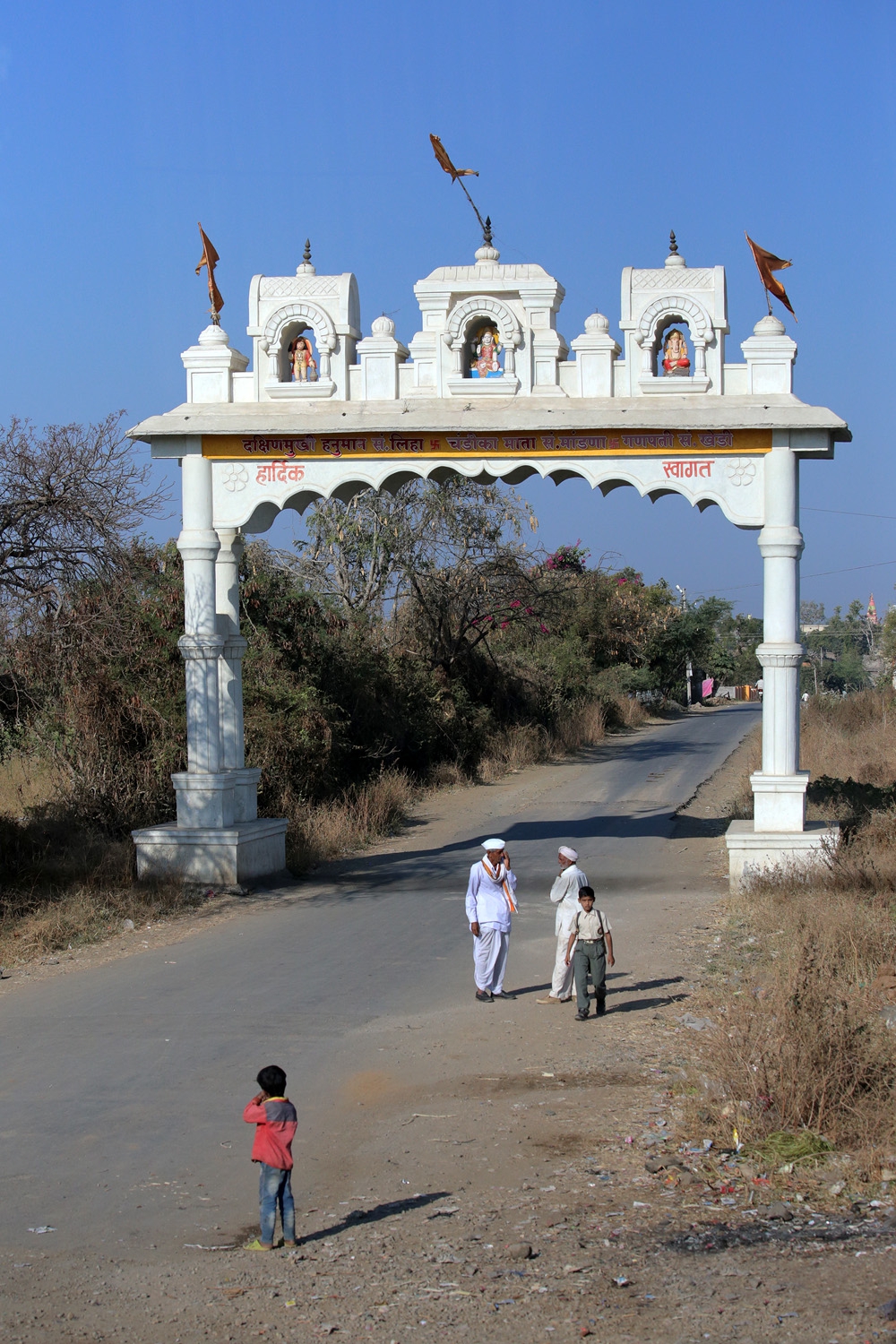 bill-hocker-community-gate-near-ajanta-india-2018