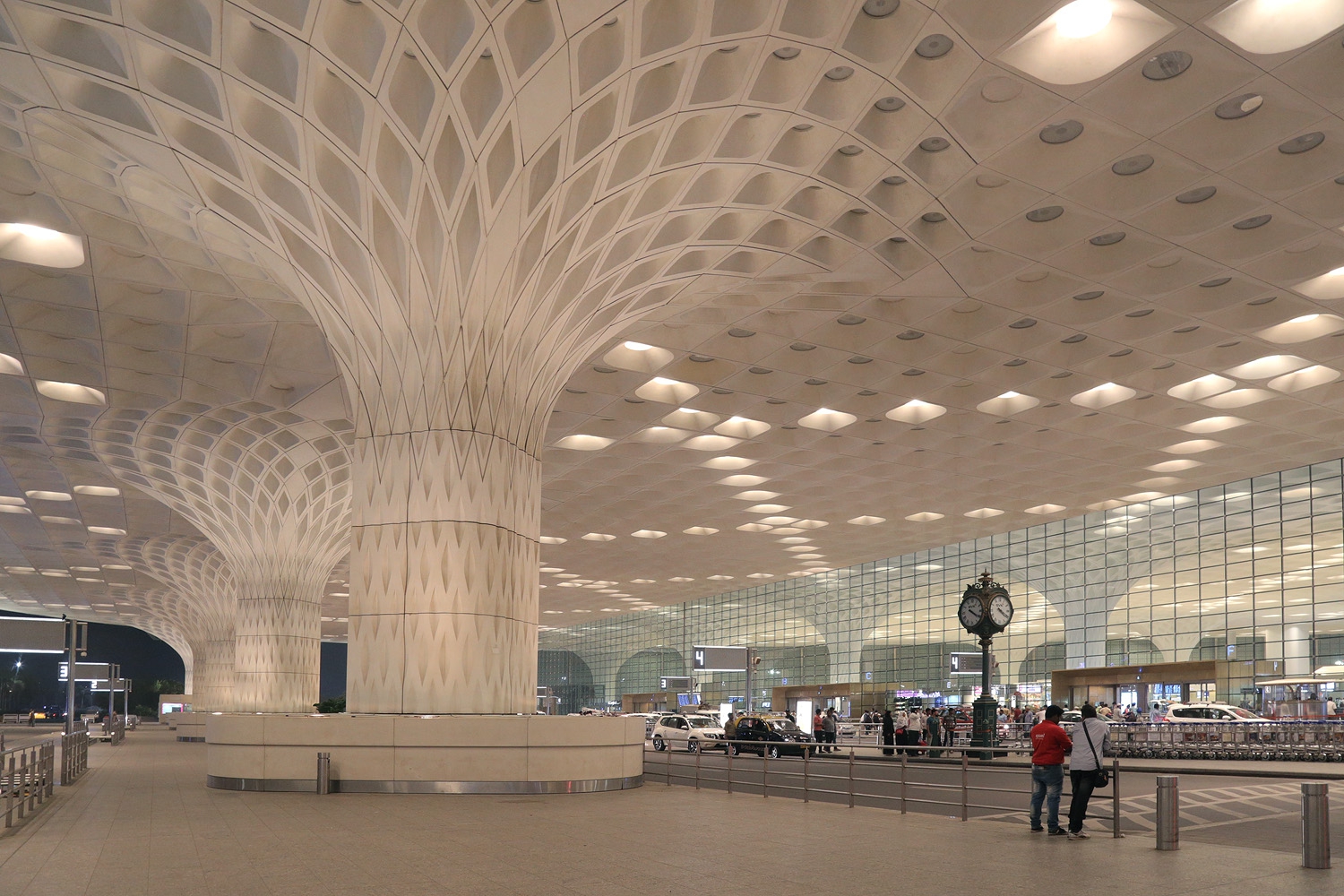 bill-hocker-airport-mumbai-india-2018