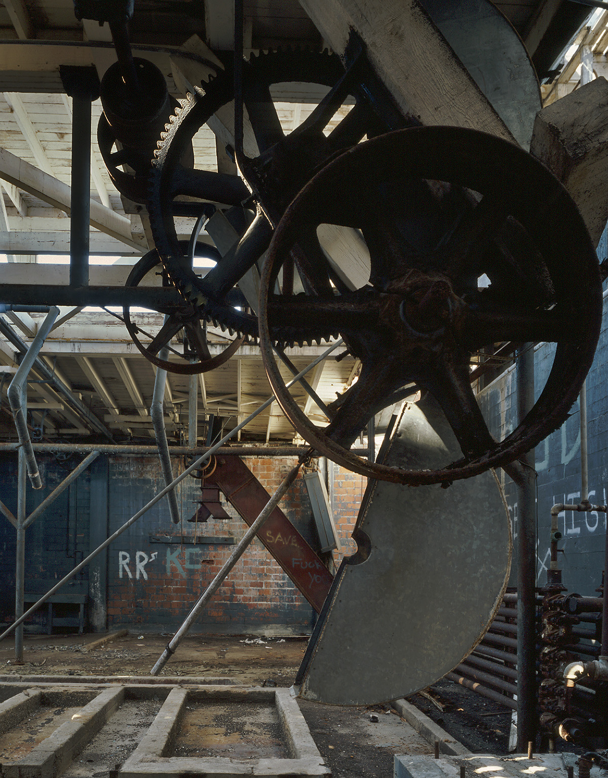 bill-hocker-cannery-belt-gears-monterey-california-1979