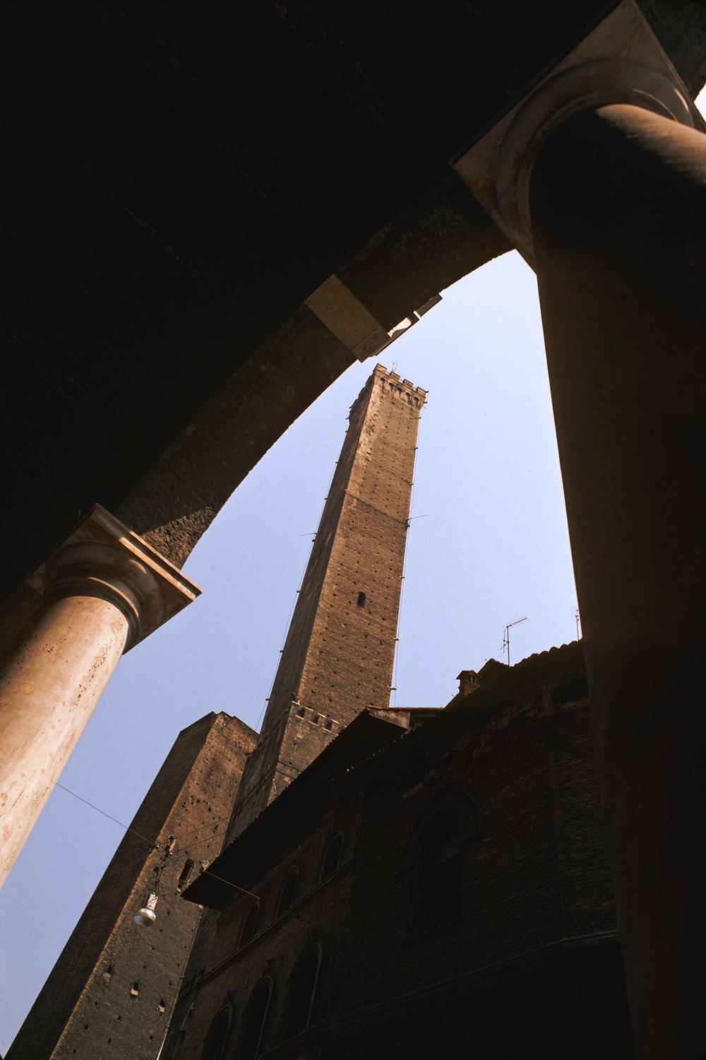 bill-hocker-garisenda-and-degli-asinelli-towers-bologna-italy-1986