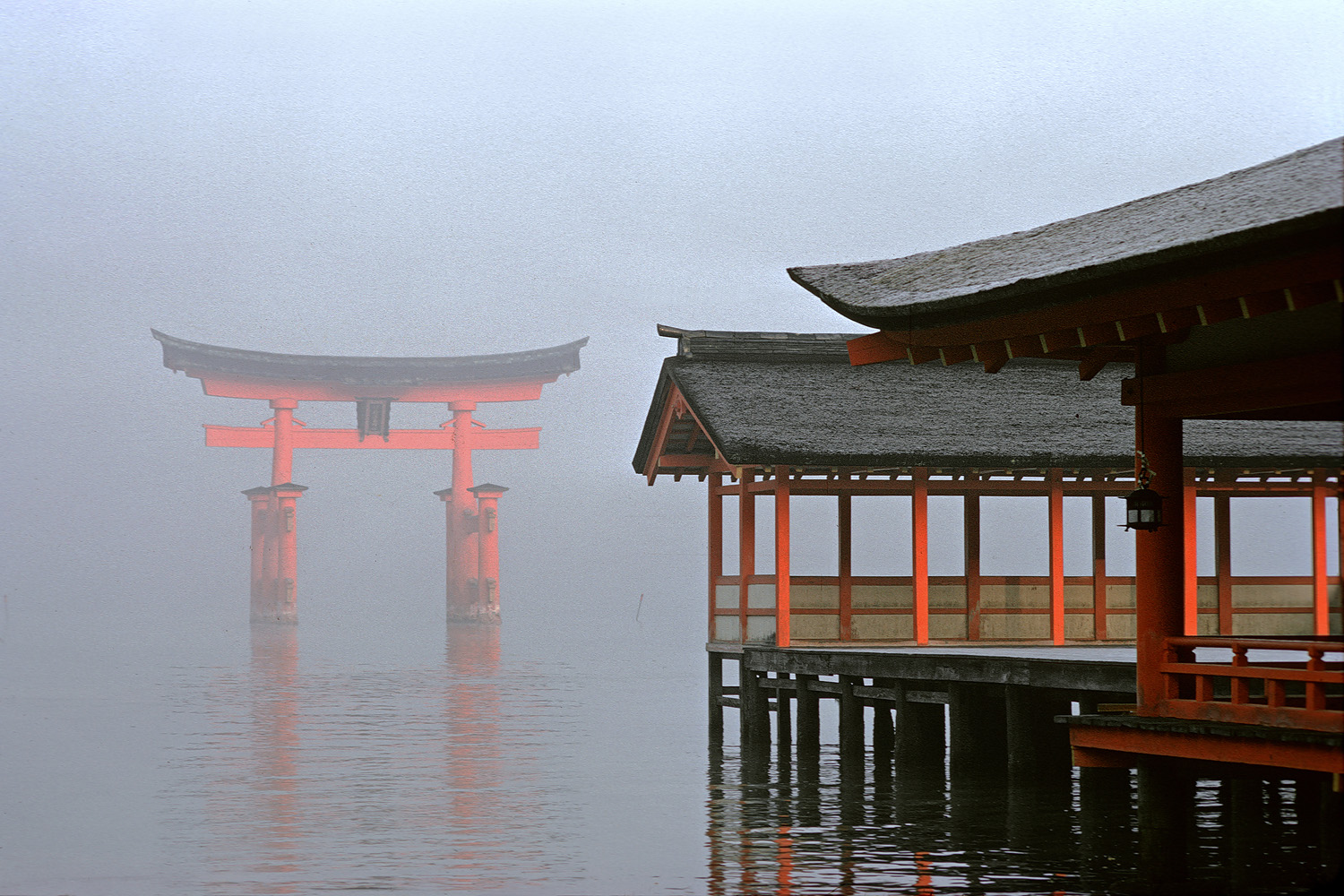 bill-hocker-itsukushima-shrine-miyajima-japan-1974