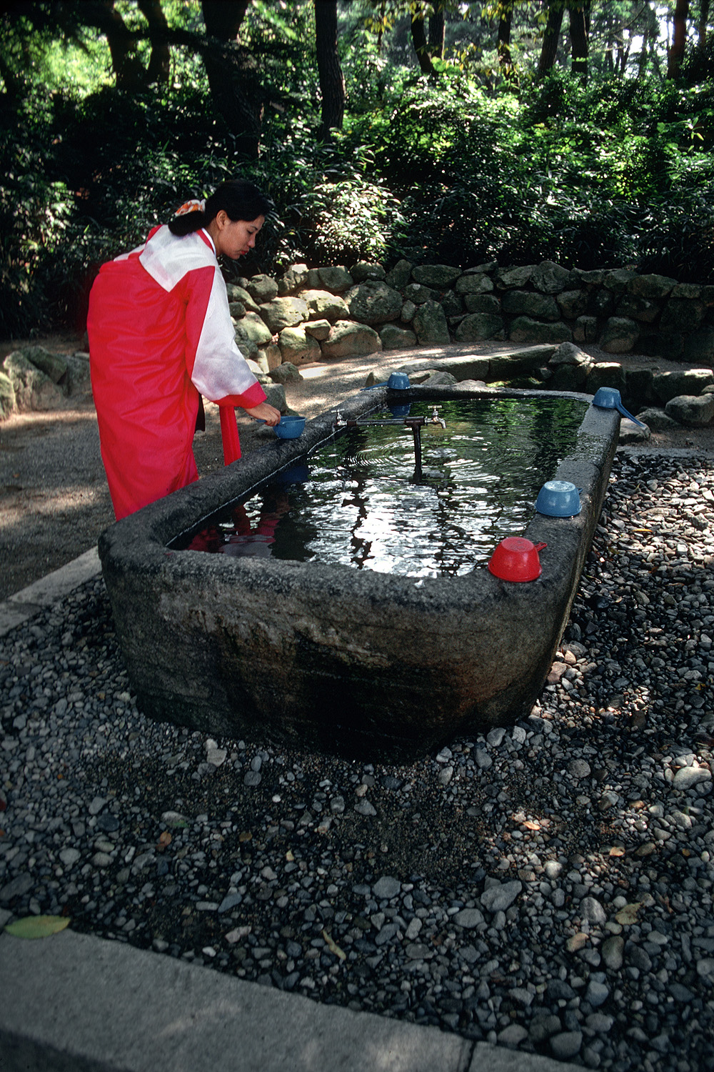 bill-hocker-purification-water-haein-monastery-korea-1977