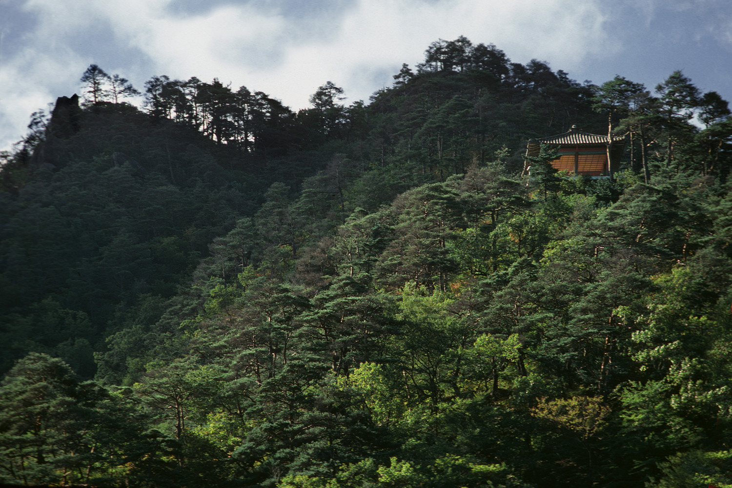 bill-hocker-temple-pavilion-??-monastery-korea-1977