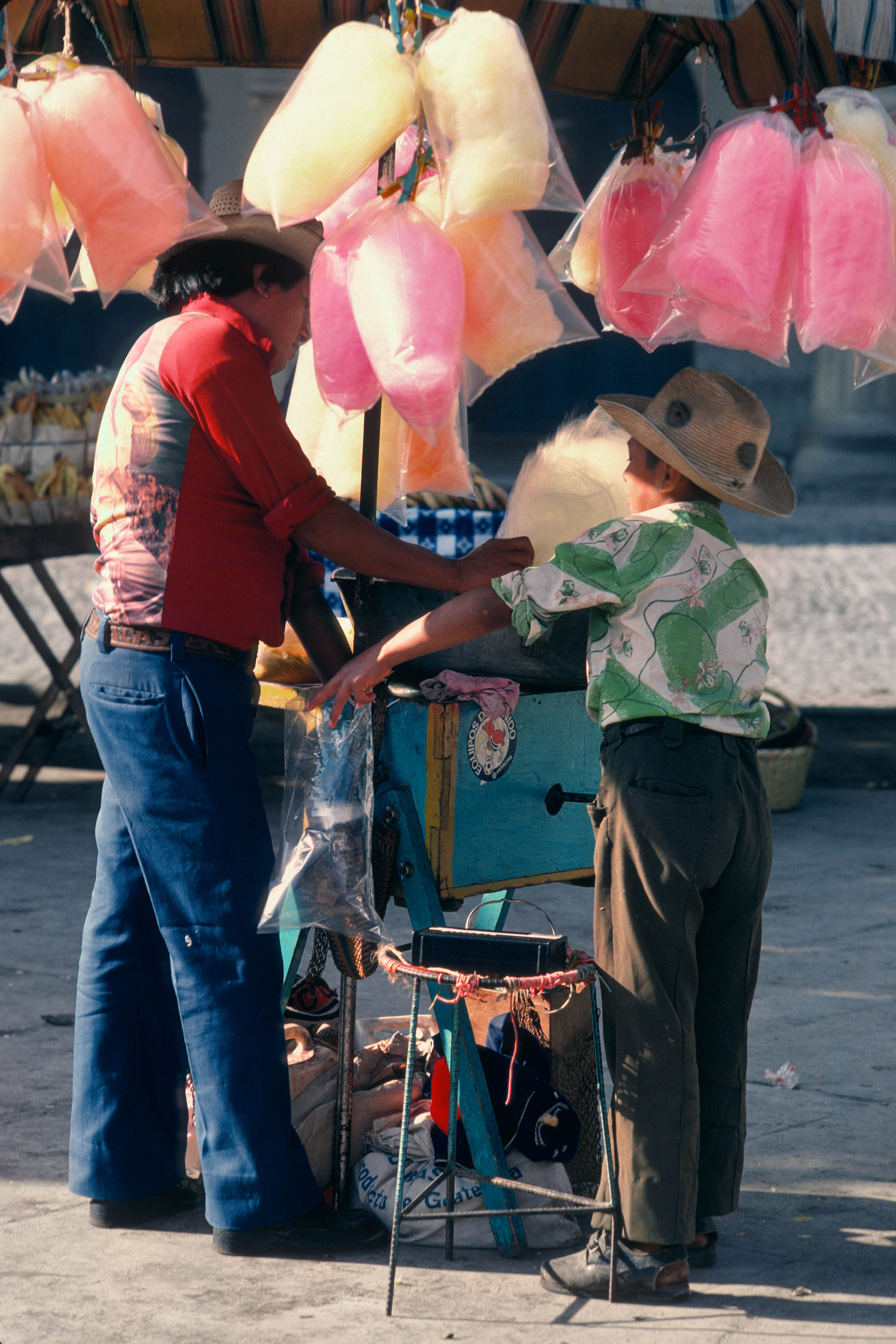 bill-hocker-cotton-candy-mexico-city-mexico-1973
