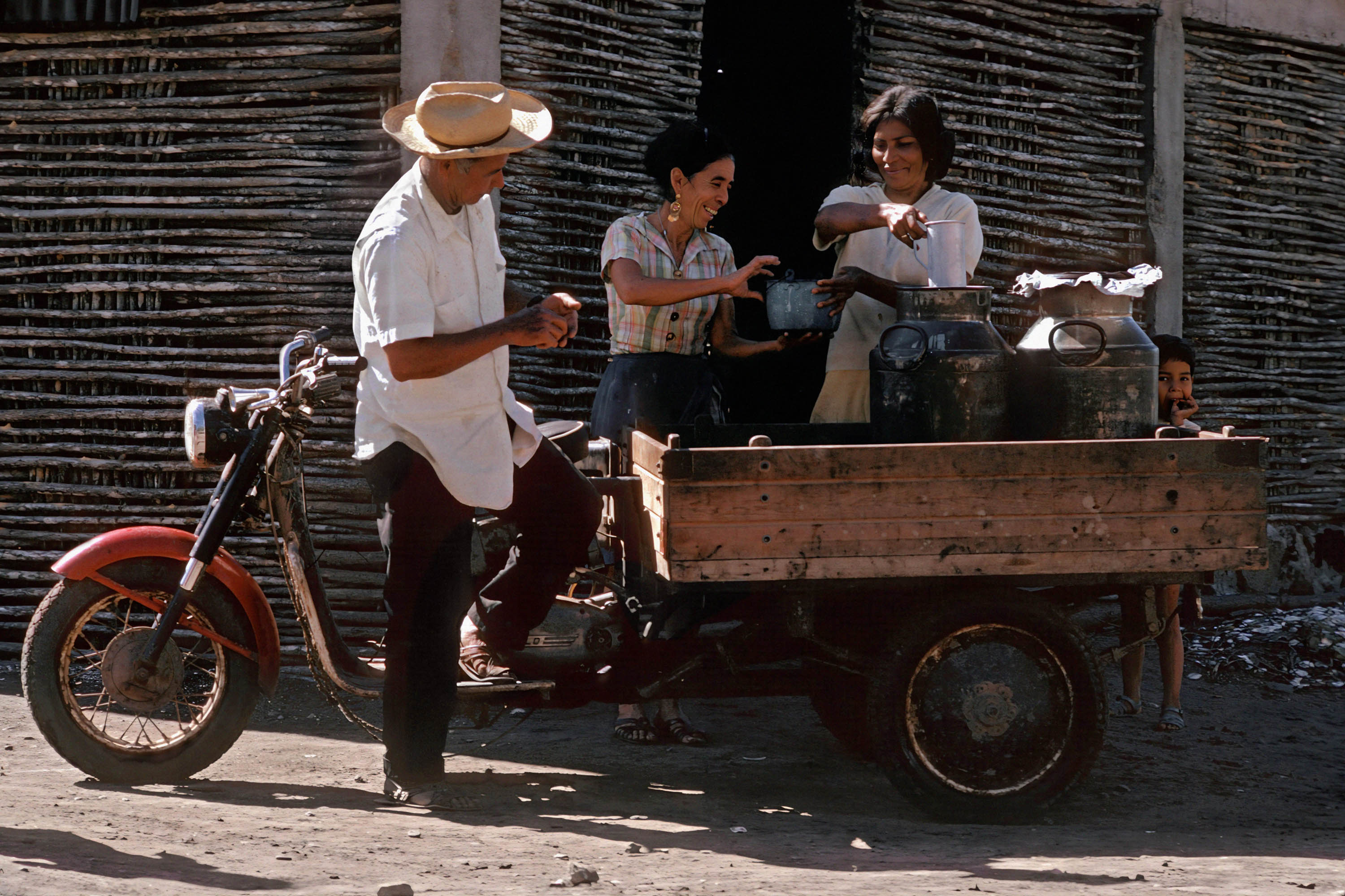 bill-hocker-milk-san-blas-mexico-1973