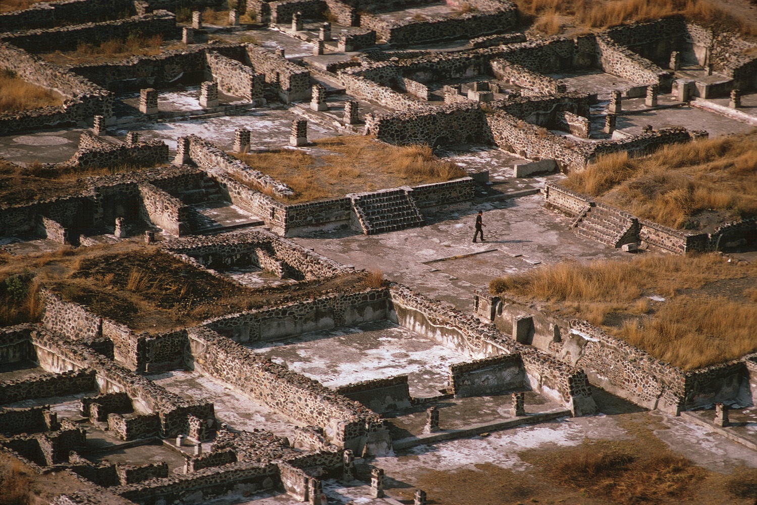 bill-hocker-ruins-teotihoacan-mexico-1973