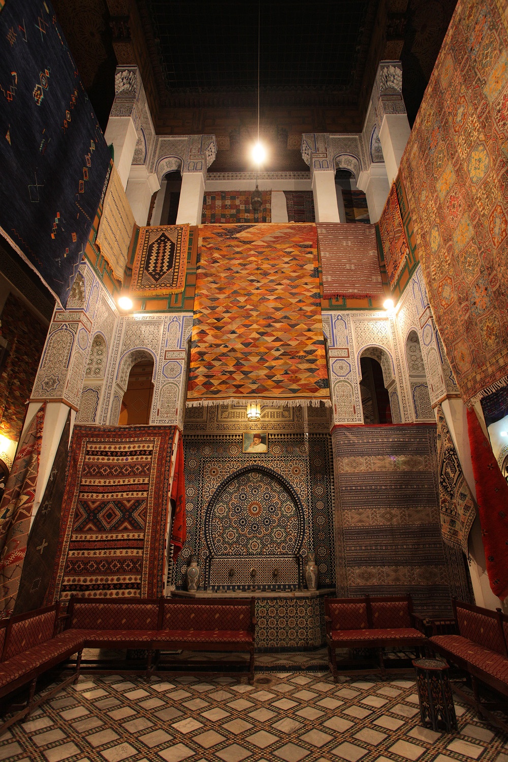 bill-hocker-carpet-emporium-fes-el-bali-morocco-2013