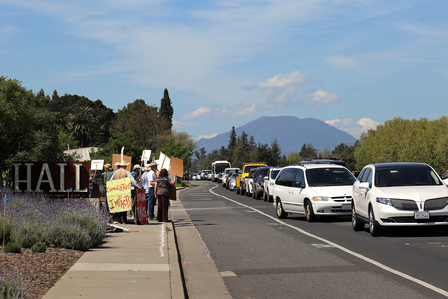 bill-hocker-hall-winery-protest-2015