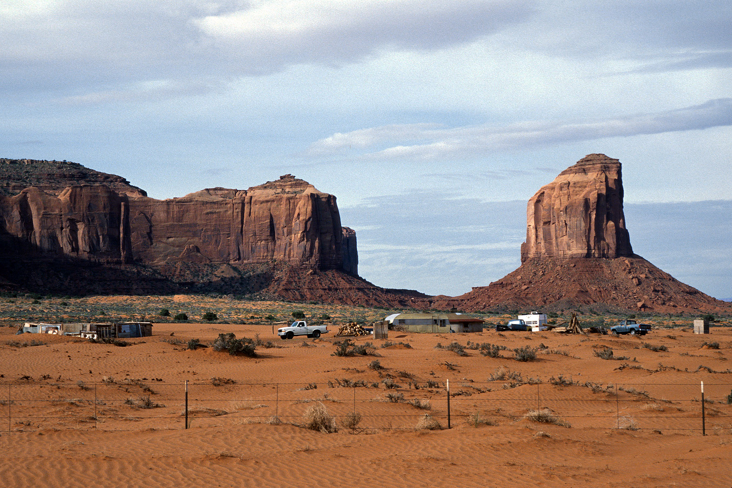 bill-hocker-navajo-homestead-mitchell-butte-monument-valley-tribal-park-2003
