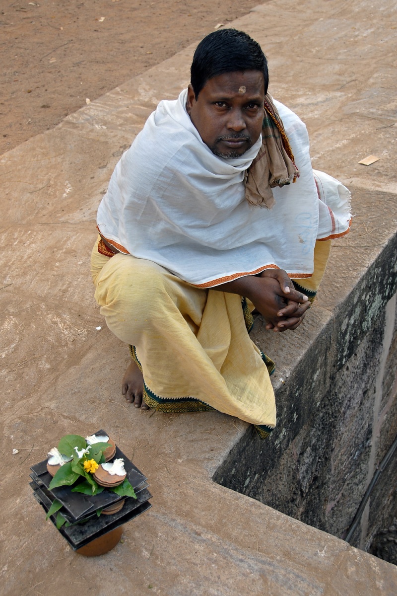 bill-hocker-offerings-sun-temple-konark-india-2007
