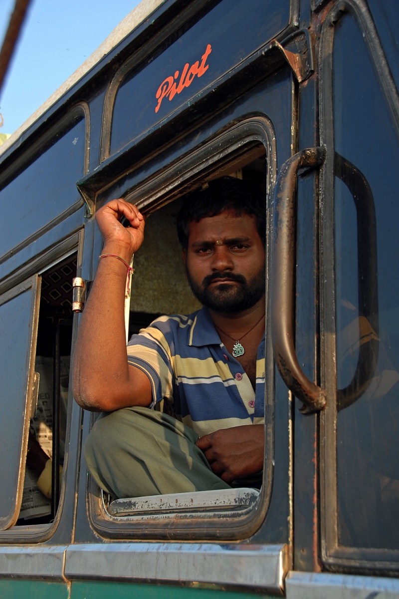 bill-hocker-bus-driver-chilika-lake-orissa-india-2007