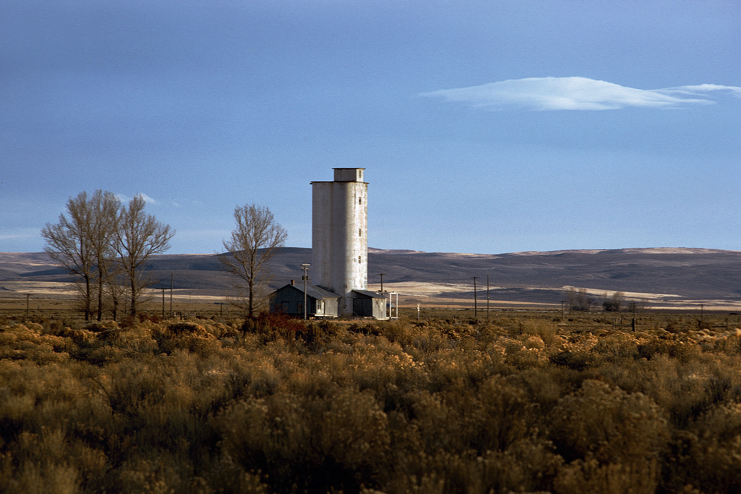 bill-hocker-grain-elevator-montana-1972