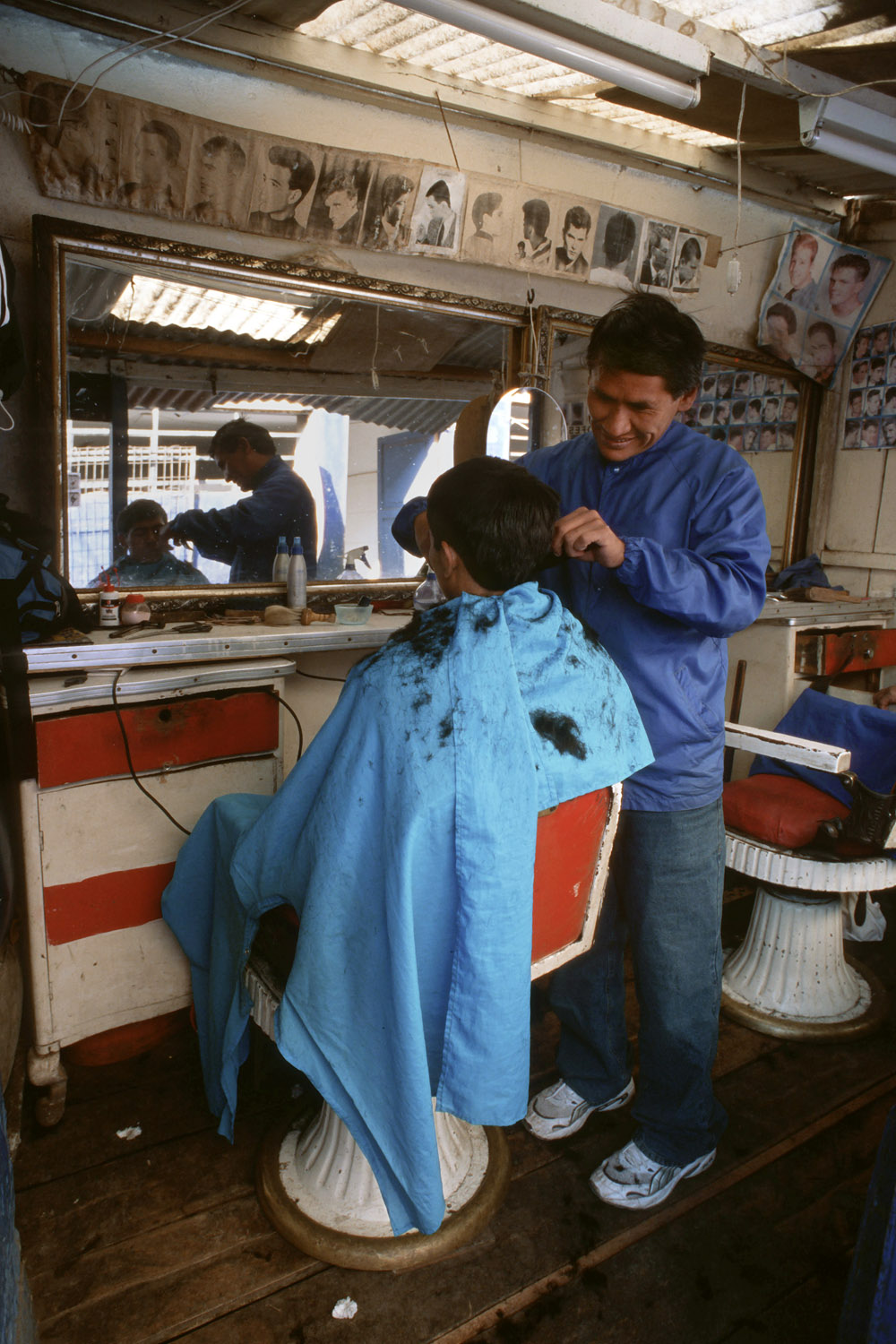 bill-hocker-barbershop-cusco-peru-2005