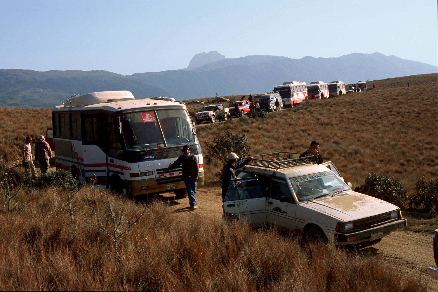 bill-hocker-andean-traffic-near-tres-cruces-peru-2005