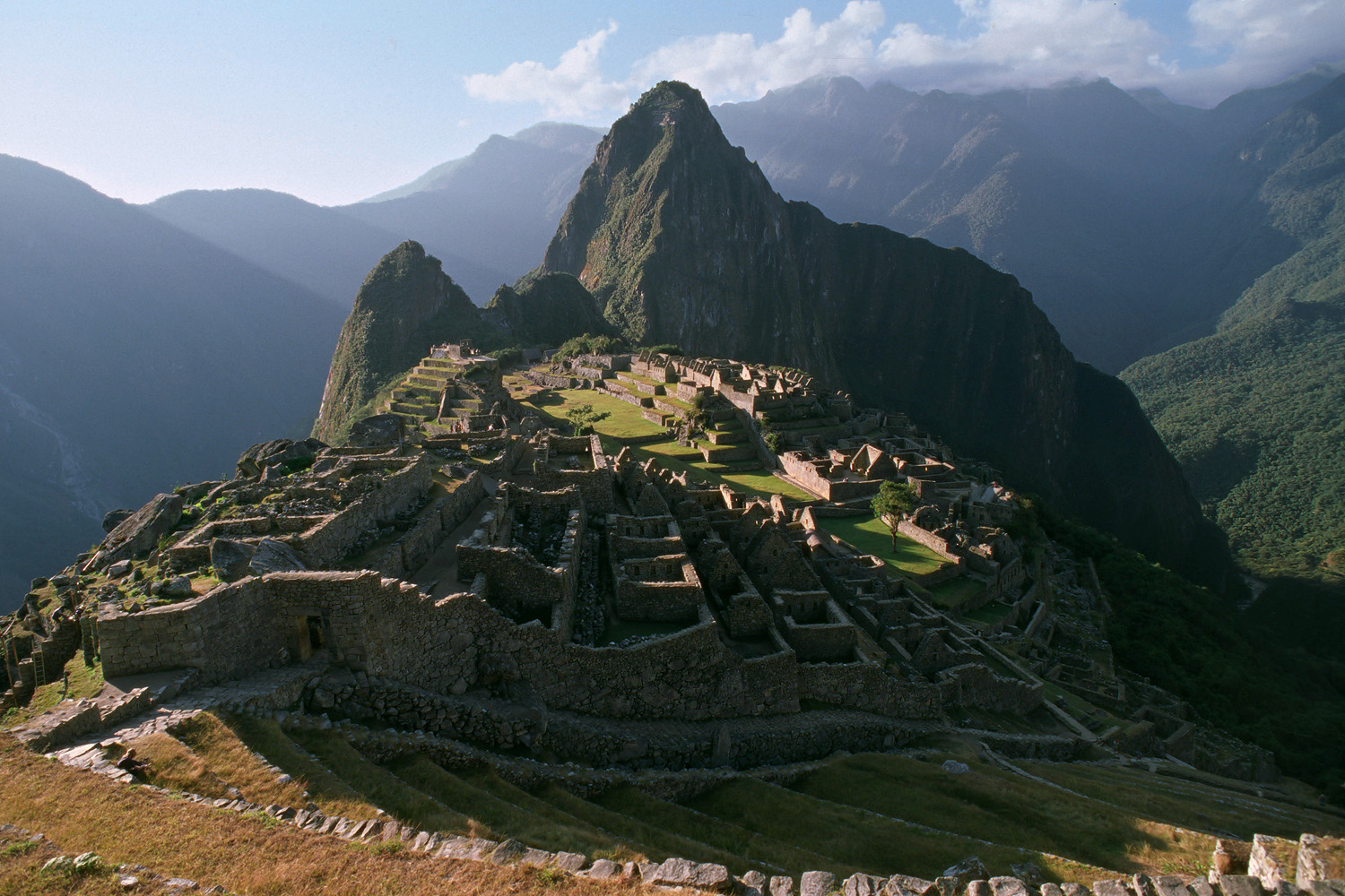 bill-hocker-the-classic-view-(horizontal)-machu-picchu-peru-2005