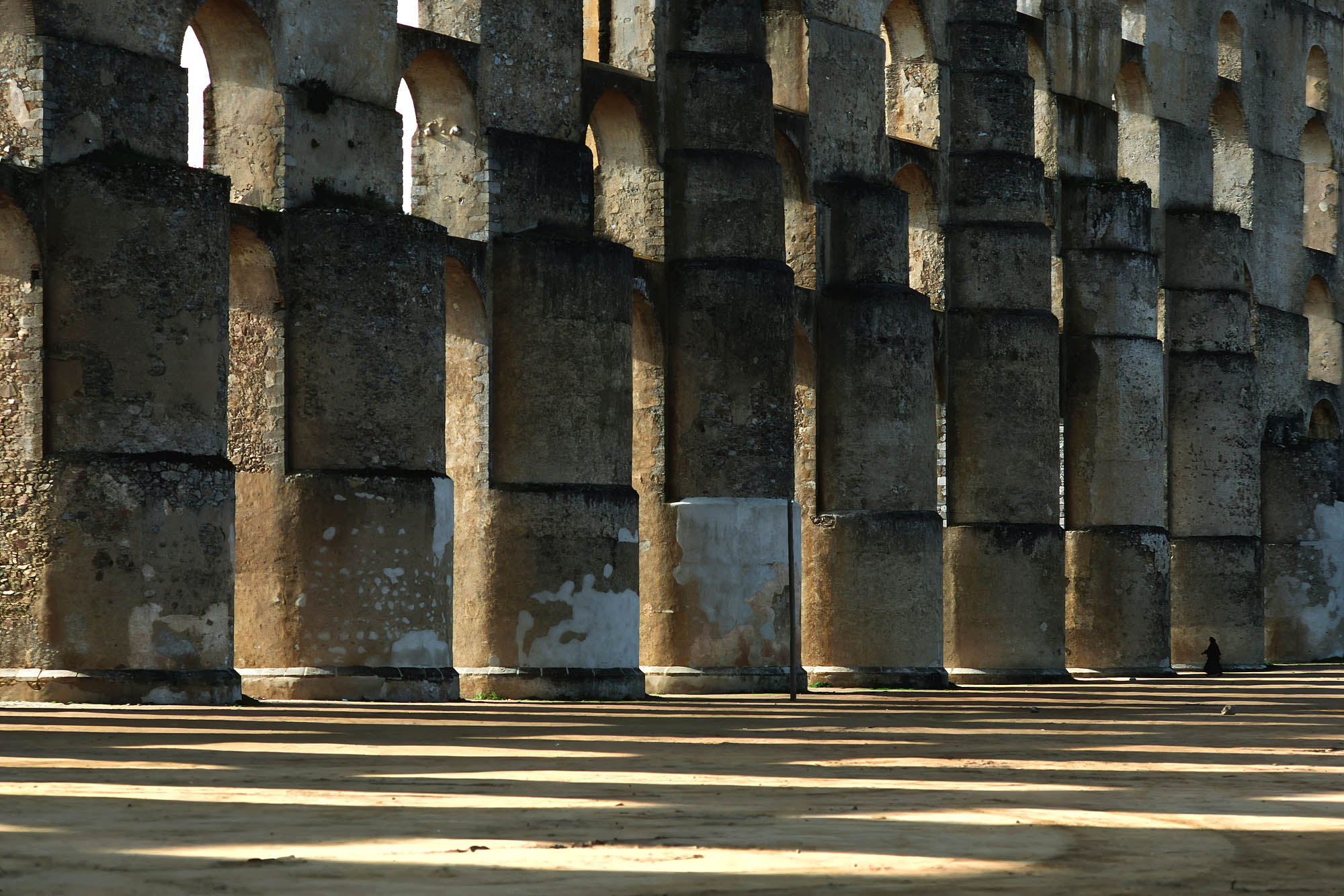 bill-hocker-aquaduct-evora-portugal-1983