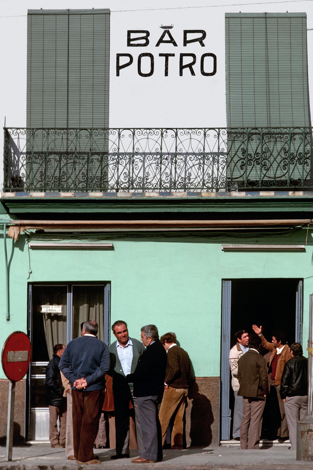 bill-hocker-bar-porto-portugal-1983