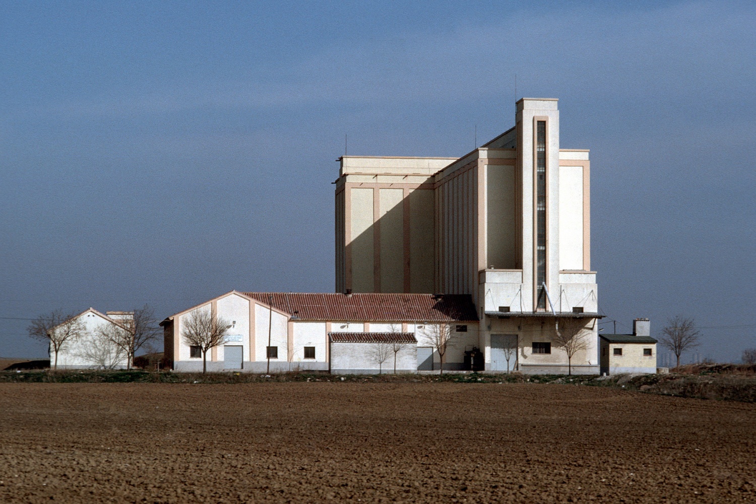 bill-hocker-grain-elevator-portugal-1983