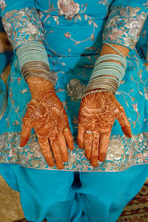 bill-hocker-the-bride's-hands-jalandhar-india-2006