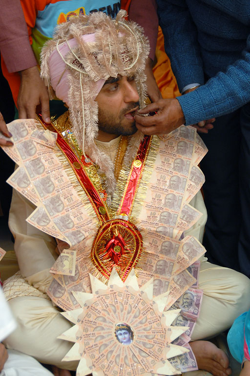 bill-hocker-feeding-the-groom-jalandhar-india-2006