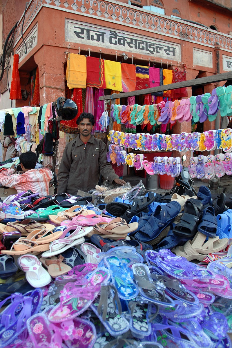 bill-hocker-shoe-vendor-jaipur-india-2006
