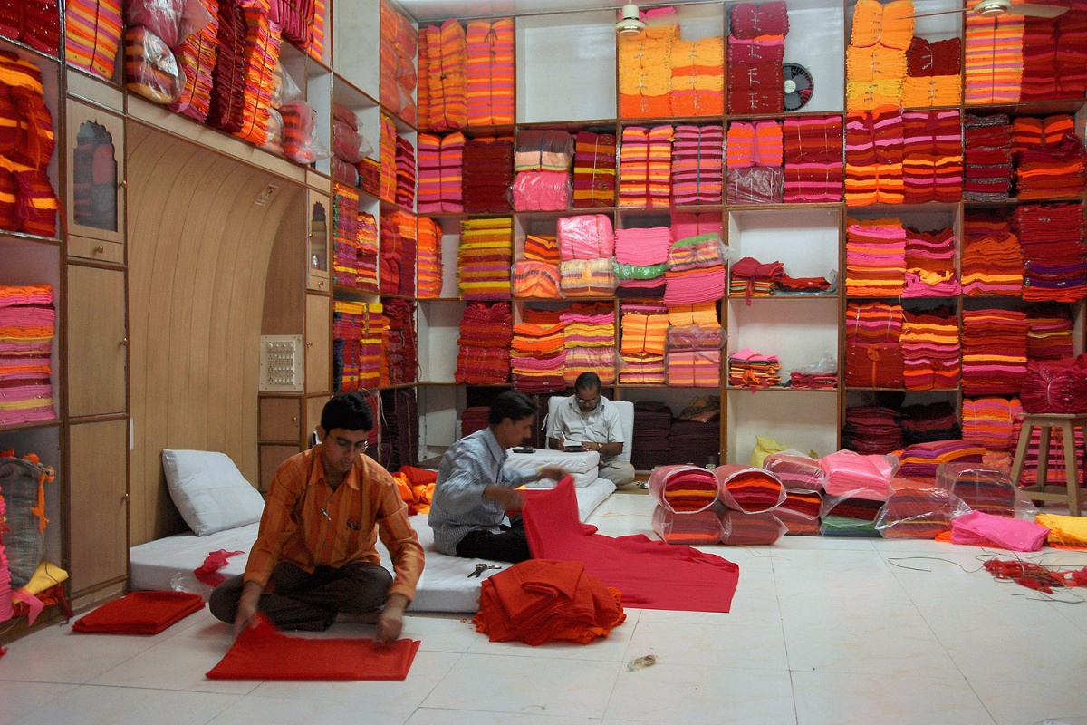 bill-hocker-cloth-merchant-jodhpur-india-2006