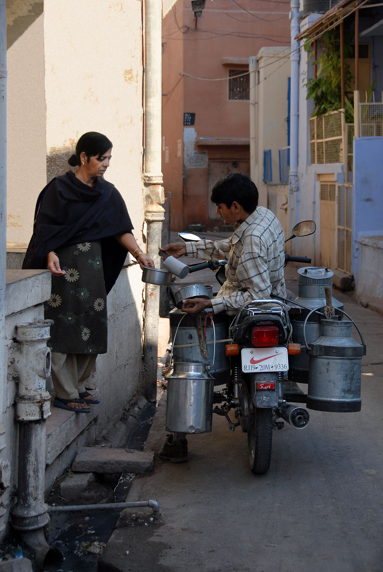 bill-hocker-water-vendor-jodhpur-india-2008