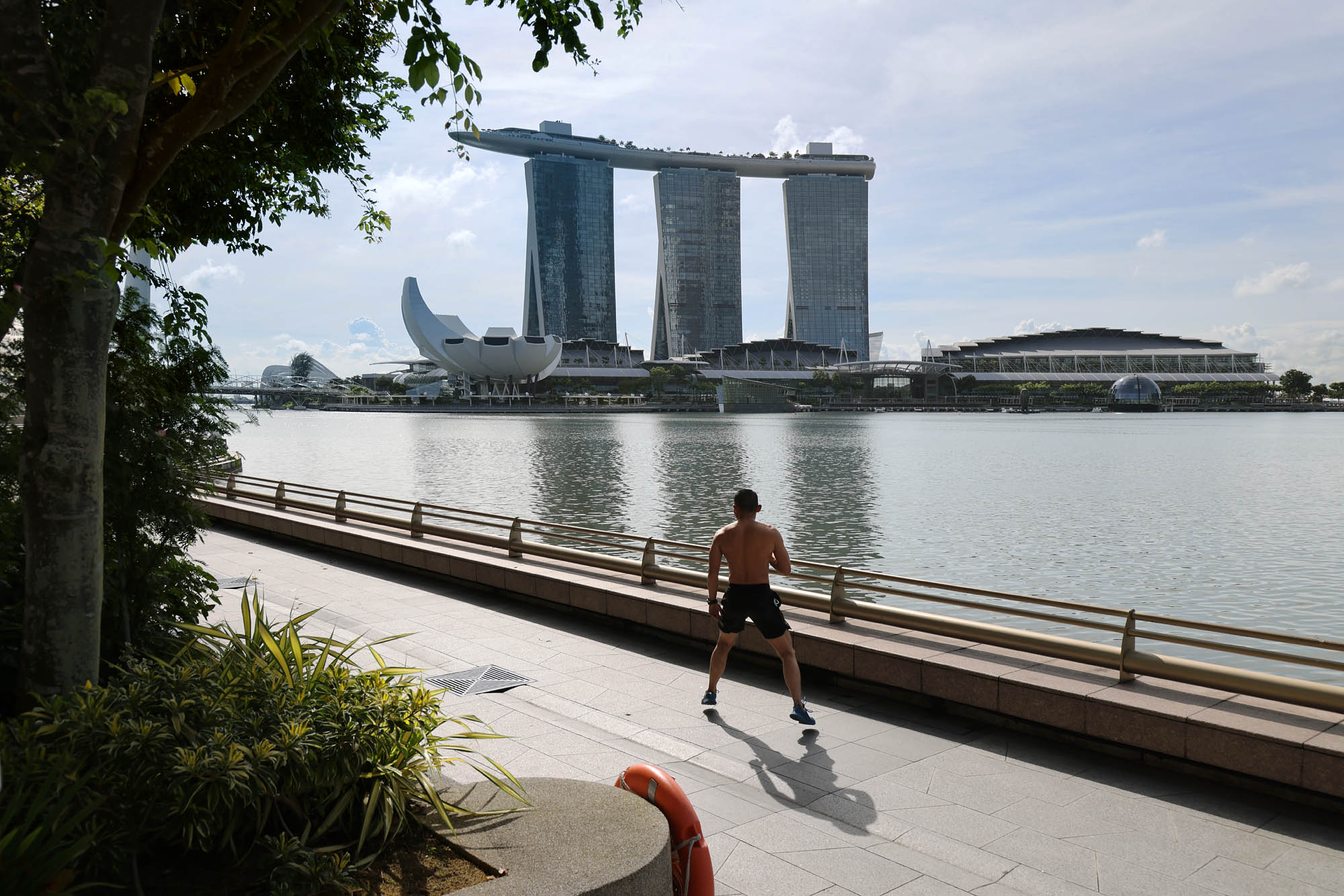 bill-hocker-morning-workout-marina-bay-singapore-2022