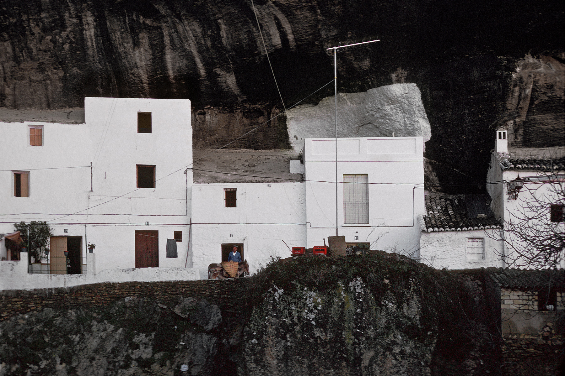 bill-hocker-cliff-dwellings-setenil-spain-1983