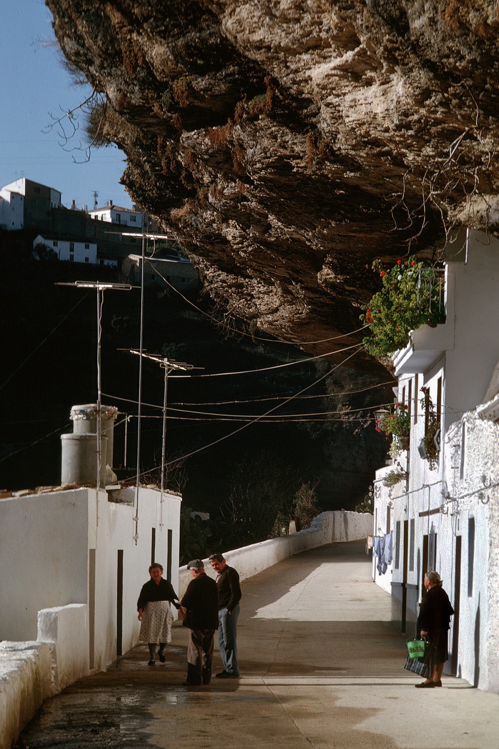 bill-hocker-sheltered-street-setenil-spain-1983